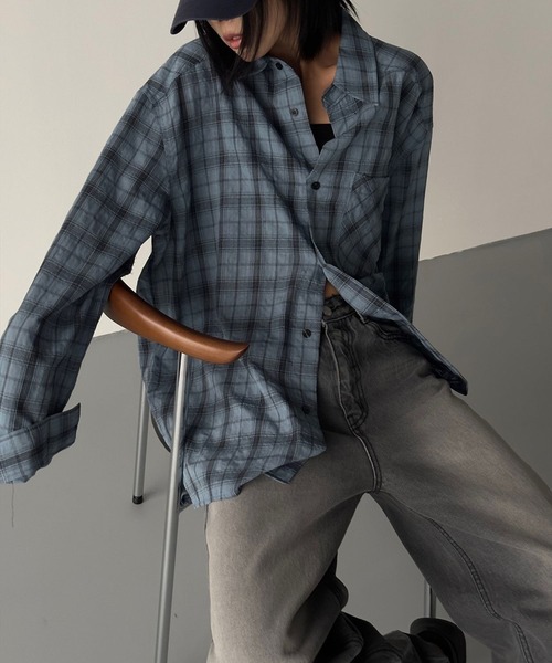 ASCLO（エジュクロ）の「【UNISEX】ASCLO／グレンチェックシャツ（シャツ/ブラウス・レディース・チャコールグレー/ブルー・FREE）」の2枚目の写真