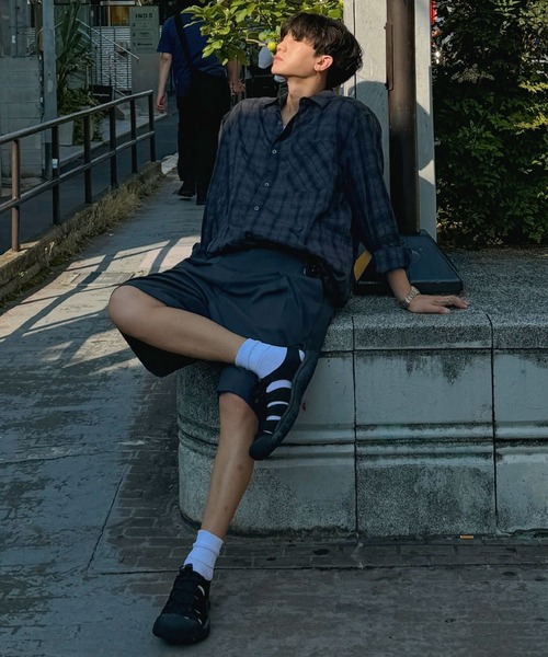 ASCLO（エジュクロ）の「【UNISEX】ASCLO／グレンチェックシャツ（シャツ/ブラウス・レディース・チャコールグレー/ブルー・FREE）」の3枚目の写真