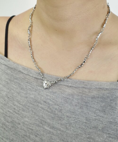 WHO'S WHO gallery（フーズフーギャラリー）の「ベンドチェーンハートネックレス（ネックレス・レディース・シルバー・FREE）」の2枚目の写真