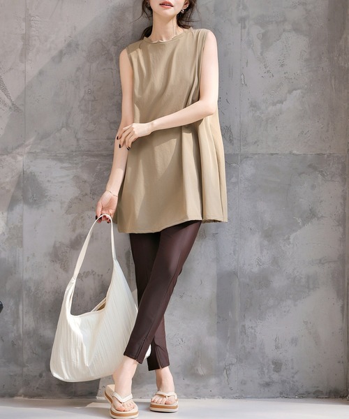 TeddyShop（テディショップ）の「【紫外線遮蔽率 99.9%以上】レディース バックリボンノースリーブラッシュガード+センタースリットロングパンツ 上下2点セット 水陸両用 水着体型カバー（ラッシュガード・レディース・ベージュ系その他/ブラック/ホワイト×ブラック/グリーン系その他・S/M/L/LL）」の3枚目の写真