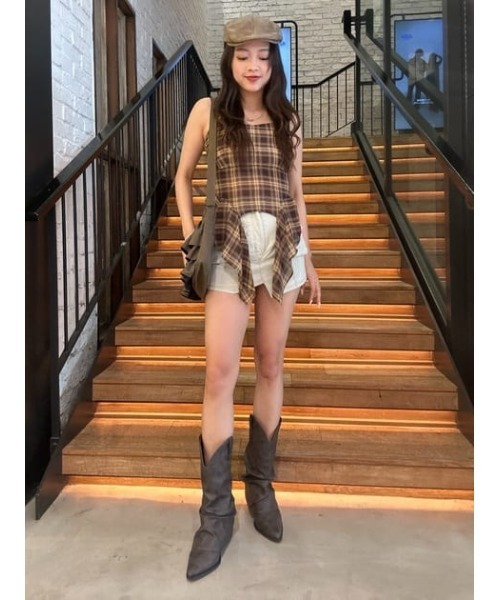 LAGUA GEM(ラグアジェム)の「HEM FLARE キャミトップス(キャミソール・レディース・ブラウン/ネイビー・FREE)」の22枚目の写真