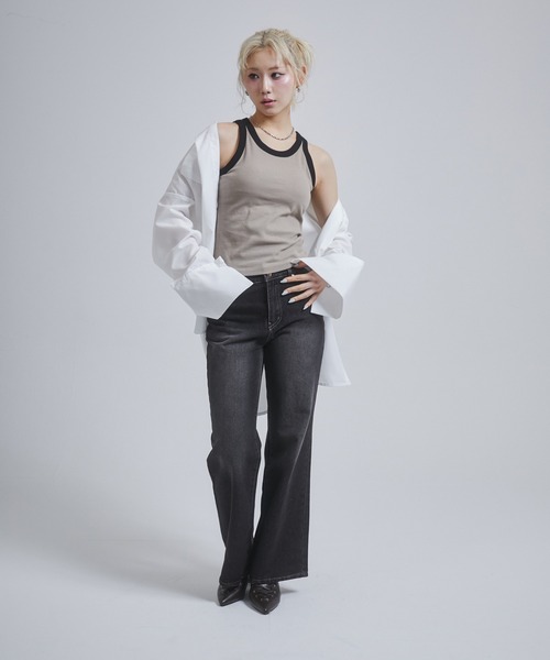 ENVYM（アンビー）の「ルーズフレアデニムパンツ（デニムパンツ・レディース・ブルー/ブラック・SMALL/MEDIUM）」の3枚目の写真