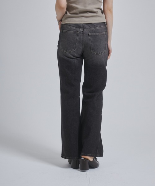 ENVYM（アンビー）の「ルーズフレアデニムパンツ（デニムパンツ・レディース・ブルー/ブラック・SMALL/MEDIUM）」の9枚目の写真