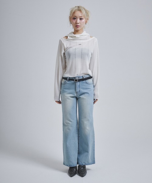 ENVYM（アンビー）の「ルーズフレアデニムパンツ（デニムパンツ・レディース・ブルー/ブラック・SMALL/MEDIUM）」の5枚目の写真