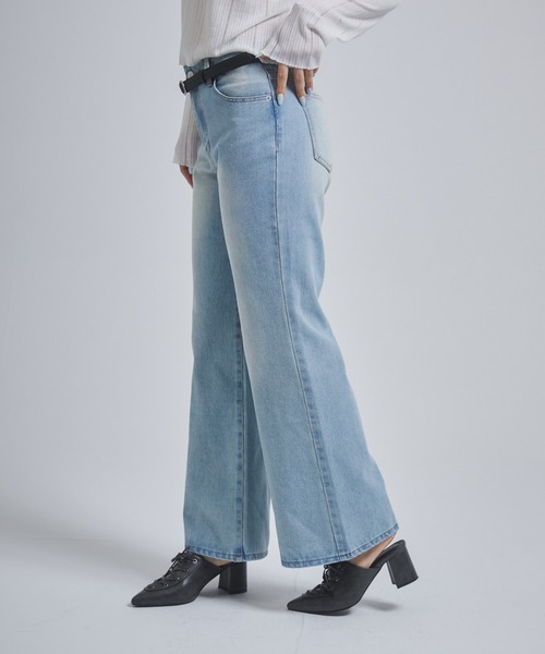 ENVYM（アンビー）の「ルーズフレアデニムパンツ（デニムパンツ・レディース・ブルー/ブラック・SMALL/MEDIUM）」の12枚目の写真