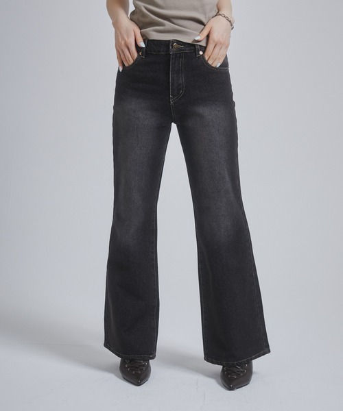 ENVYM（アンビー）の「ルーズフレアデニムパンツ（デニムパンツ・レディース・ブルー/ブラック・SMALL/MEDIUM）」の19枚目の写真