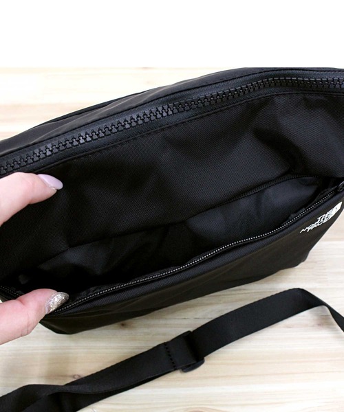 THE NORTH FACE（ザノースフェイス）の「クロスバッグ ショルダーバッグ SP CROSS BAG M ザ・ノースフェイス 韓国限定ライン（ショルダーバッグ・メンズ・ブラック・ONE）」の12枚目の写真