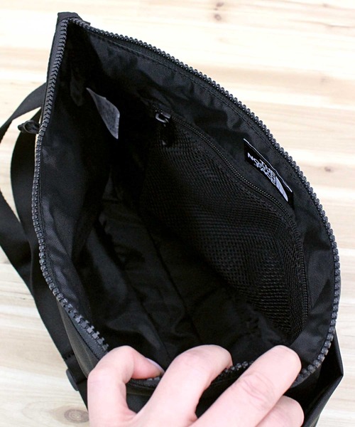 THE NORTH FACE（ザノースフェイス）の「クロスバッグ ショルダーバッグ SP CROSS BAG M ザ・ノースフェイス 韓国限定ライン（ショルダーバッグ・メンズ・ブラック・ONE）」の2枚目の写真