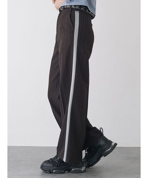 MURUA（ムルーア）の「パイピングラインパンツ（スラックス・レディース・ダークブラウン/ネイビー/グレー・1/2）」の19枚目の写真