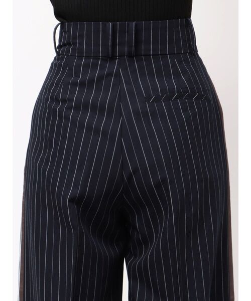 MURUA（ムルーア）の「パイピングラインパンツ（スラックス・レディース・ダークブラウン/ネイビー/グレー・1/2）」の10枚目の写真