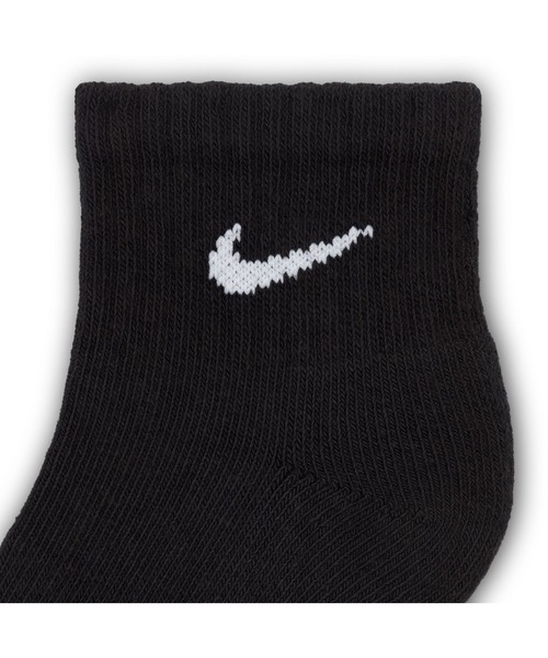 NIKE（ナイキ）の「ナイキ エブリデイ キッズ クッションド アンクル ソックス (6足) / Nike Everyday Kids' Cushioned Ankle Socks (6 Pairs) SX6912-010 Black（ソックス/靴下・キッズ・ブラック・21-23/23-25）」の6枚目の写真