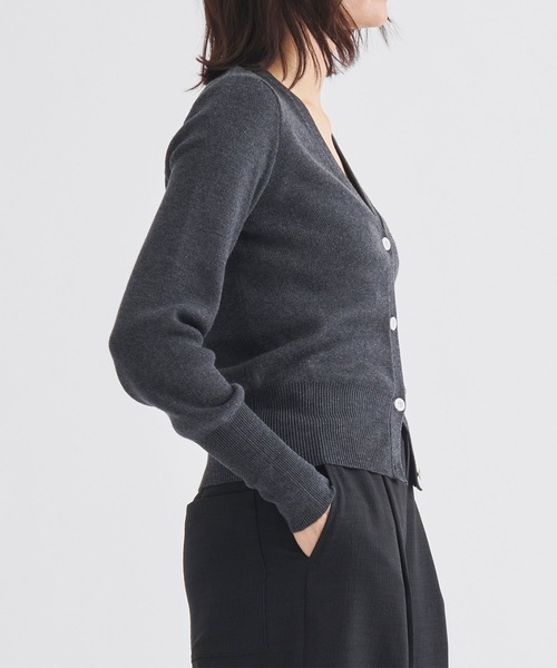 THE TOKYO(ザトウキョウ)の「《ZOZOTOWN限定》【Louren/ローレン】Vneck knit compact cardigan/Vネックニットコンパクトカーディガン/クロップドカーディガン(カーディガン/ボレロ・レディース・ブルー/チャコールグレー/ブラック・FREE)」の22枚目の写真