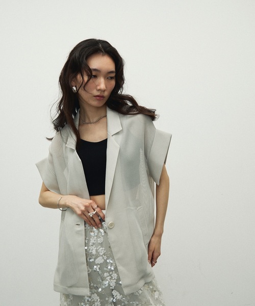 Lutim by u（ルチバイユー）の「Light mesh sheer  French sleeve jacket / 軽やかメッシュシアーフレンチスリーブジャケット（テーラードジャケット・レディース・ブラック/グレイッシュベージュ・FREE）」の12枚目の写真