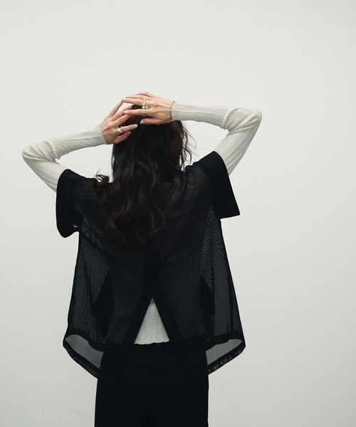 Lutim by u（ルチバイユー）の「Light mesh sheer  French sleeve jacket / 軽やかメッシュシアーフレンチスリーブジャケット（テーラードジャケット・レディース・ブラック/グレイッシュベージュ・FREE）」の9枚目の写真