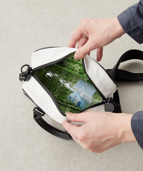 Ami×puma ボストンバッグ ホワイト/ブラック Ami paris】 PUMA X AMI 収納力に優れたユニセックスバッグ (AMI PARIS