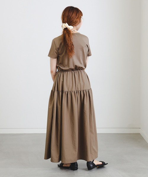 B:MING by BEAMS(ビーミングバイビームス)の「カット × 布帛 ワンピース(S~M)【洗濯可・イージーケア】(ワンピース・レディース・ブラック/ブルー系その他4/ブラウン系その他5・SMALL/MEDIUM)」の2枚目の写真