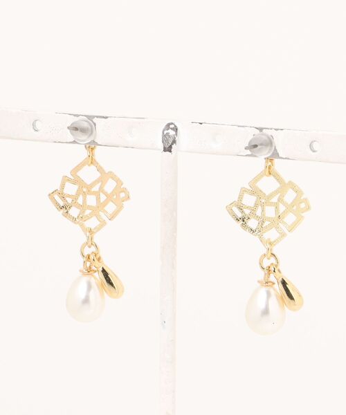 tone（トーン）の「【Sunrise】ゴールドチャーム×パールピアス(MA)（ピアス（両耳用）・レディース・ゴールド・FREE）」の2枚目の写真