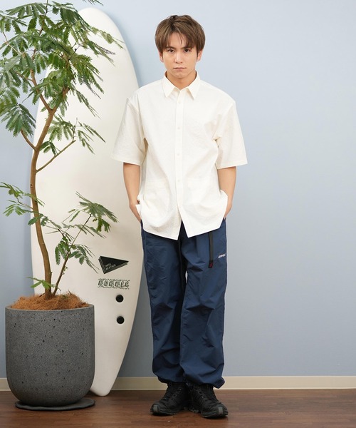 ムラサキスポーツ(ムラサキスポーツ)の「【限定】DEAR LAUREL/ディアローレル 半袖 シャツ シアサッカー素材 軽量 ストレッチ 速乾 SEERSUCKER SHIRT D25S2404(シャツ/ブラウス・メンズ・グレイッシュベージュ/ブルーグレー/オフホワイト・L/M)」の7枚目の写真