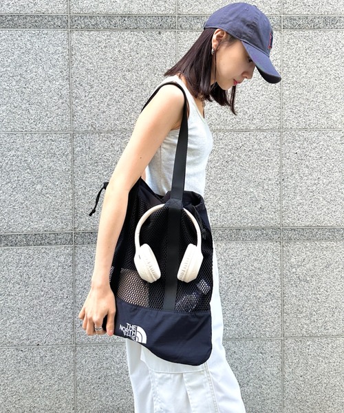 THE NORTH FACE（ザノースフェイス）の「国内未発売 THE NORTH FACE(ザ・ノースフェイス)/A4対応 大容量 メッシュ トート ショルダーバッグ/LINDEN MESH SHOULDER BAG（トートバッグ・レディース・ブラック/クリーム/ライム/ピンク・FREE）」の10枚目の写真