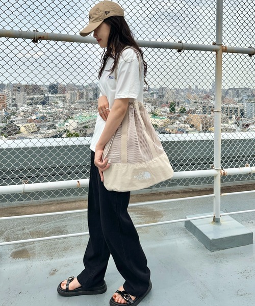 THE NORTH FACE（ザノースフェイス）の「国内未発売 THE NORTH FACE(ザ・ノースフェイス)/A4対応 大容量 メッシュ トート ショルダーバッグ/LINDEN MESH SHOULDER BAG（トートバッグ・レディース・ブラック/クリーム/ライム/ピンク・FREE）」の16枚目の写真