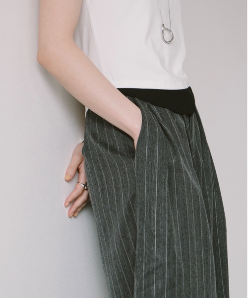 DRWCYS（ドロシーズ）の「ピンストライプワイドスラックス（スラックス・レディース・グレー/チャコールグレー・SMALL/MEDIUM）」の10枚目の写真