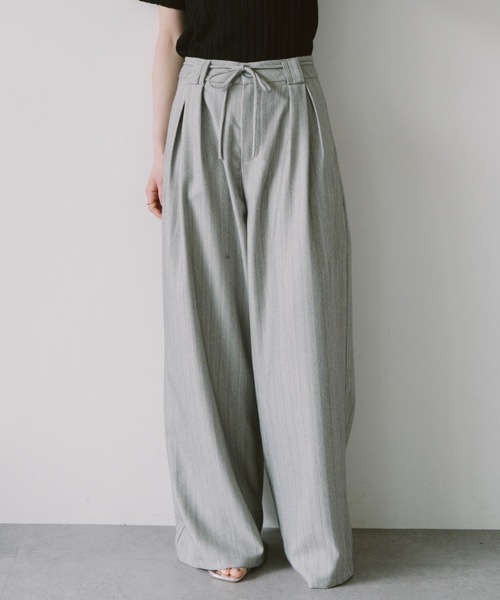 DRWCYS（ドロシーズ）の「ピンストライプワイドスラックス（スラックス・レディース・グレー/チャコールグレー・SMALL/MEDIUM）」の18枚目の写真