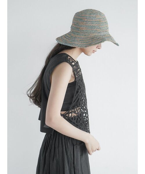 FIKA.(フィーカ)の「Side ribbon chemical lace vest(ベスト・レディース・ブラック/オフホワイト・MEDIUM)」の5枚目の写真