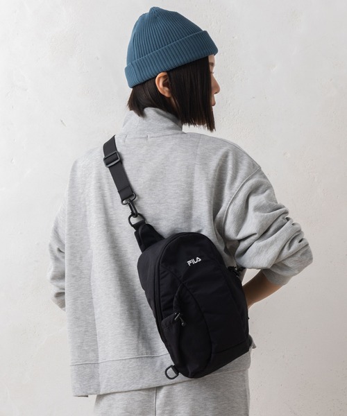 FILA（フィラ）の「【EC別注】FILA フィラ ブランド ロゴ 刺繍 ナイロン 2WAY ボディバッグ ショルダーバッグ（ボディバッグ/ウエストポーチ・メンズ・ブラック/アイボリー・FREE）」の11枚目の写真