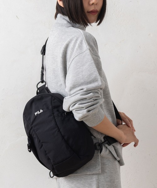FILA（フィラ）の「【EC別注】FILA フィラ ブランド ロゴ 刺繍 ナイロン 2WAY ボディバッグ ショルダーバッグ（ボディバッグ/ウエストポーチ・メンズ・ブラック/アイボリー・FREE）」の10枚目の写真