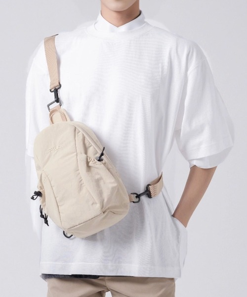 FILA（フィラ）の「【EC別注】FILA フィラ ブランド ロゴ 刺繍 ナイロン 2WAY ボディバッグ ショルダーバッグ（ボディバッグ/ウエストポーチ・メンズ・ブラック/アイボリー・FREE）」の6枚目の写真