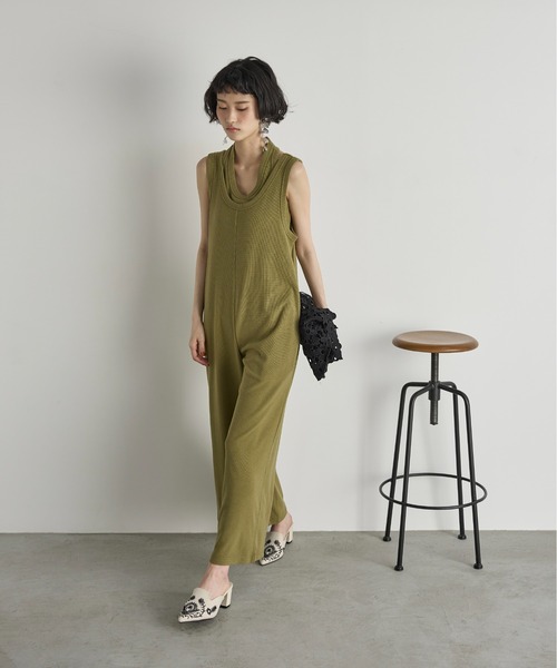 THE YOn（ザヨン）の「マルチウェイWレイヤードタンクオールインワン（つなぎ/オールインワン・レディース・アイボリー/ブラック/オリーブ・FREE）」の10枚目の写真