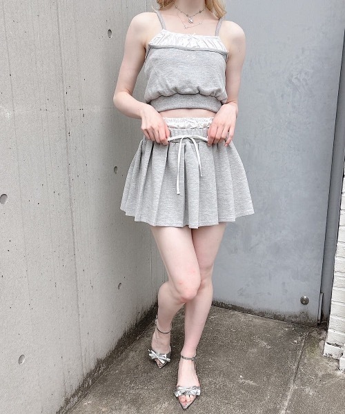 lilLilly（リルリリー）の「ダブルベルトプリーツミニスカート（スカート・レディース・ブラック/ネイビー/グレー・FREE）」の19枚目の写真