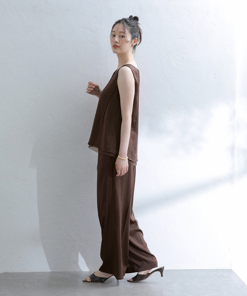 La TOTALITE（ラトータリテ）の「【洗える】ヴィンテージサテンイージーパンツ（スラックス・レディース・ネイビー/ブラウン・36/38）」の4枚目の写真