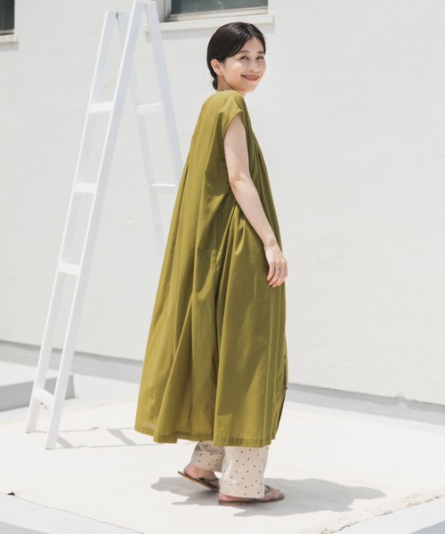 URBAN RESEARCH DOORS（アーバンリサーチドアーズ）の「コットンボイルギャザーフレンチワンピース（ワンピース・レディース・ロイヤルブルー/グリーン系その他/ネイビー/ベージュ系その他・MEDIUM）」の16枚目の写真