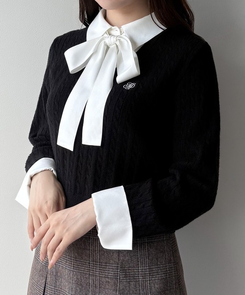 mipiarl(ミピアール)の「【リボン取り外し可能】シャツドッキングケーブルショートニット(ニット/セーター・レディース・アイボリー/ブラック/チャコール/ネイビー/ブラウン・LARGE/MEDIUM)」の8枚目の写真