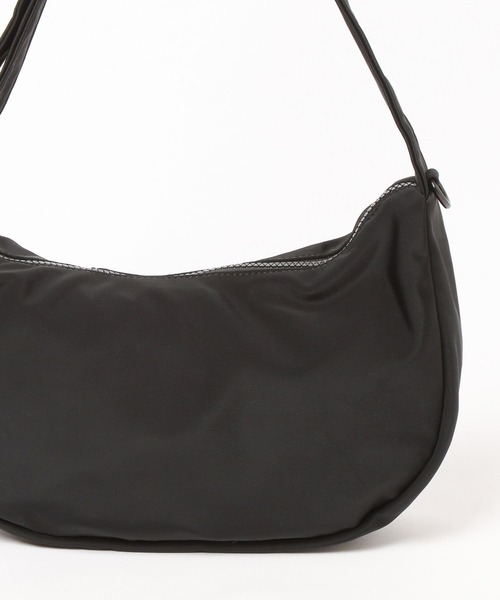 LEPSIM(レプシィム)の「撥水ソフトショルダー 573121(ショルダーバッグ・レディース・ブラック/グリーン/オレンジ・ONE SIZE)」の12枚目の写真