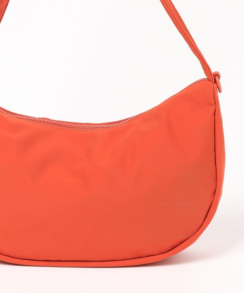 LEPSIM(レプシィム)の「撥水ソフトショルダー 573121(ショルダーバッグ・レディース・ブラック/グリーン/オレンジ・ONE SIZE)」の13枚目の写真