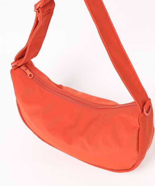 LEPSIM(レプシィム)の「撥水ソフトショルダー 573121(ショルダーバッグ・レディース・ブラック/グリーン/オレンジ・ONE SIZE)」の15枚目の写真