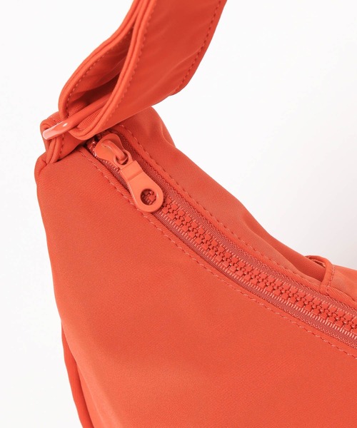 LEPSIM(レプシィム)の「撥水ソフトショルダー 573121(ショルダーバッグ・レディース・ブラック/グリーン/オレンジ・ONE SIZE)」の16枚目の写真