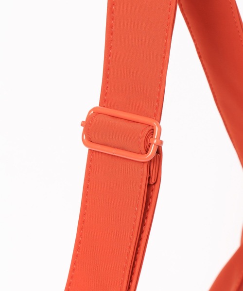 LEPSIM(レプシィム)の「撥水ソフトショルダー 573121(ショルダーバッグ・レディース・ブラック/グリーン/オレンジ・ONE SIZE)」の18枚目の写真