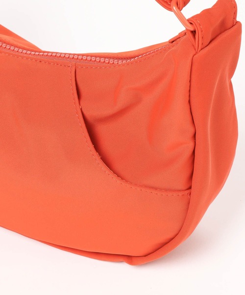 LEPSIM(レプシィム)の「撥水ソフトショルダー 573121(ショルダーバッグ・レディース・ブラック/グリーン/オレンジ・ONE SIZE)」の19枚目の写真