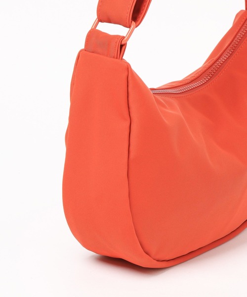 LEPSIM(レプシィム)の「撥水ソフトショルダー 573121(ショルダーバッグ・レディース・ブラック/グリーン/オレンジ・ONE SIZE)」の20枚目の写真