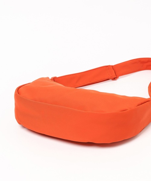 LEPSIM(レプシィム)の「撥水ソフトショルダー 573121(ショルダーバッグ・レディース・ブラック/グリーン/オレンジ・ONE SIZE)」の21枚目の写真