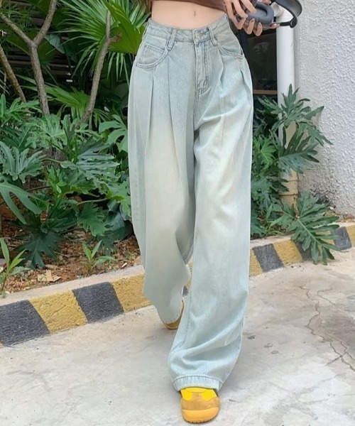 NANEA(ナネア)の「タック入りデニムパンツ(デニムパンツ・レディース・ネイビー/インディゴブルー/ブルー・SMALL/MEDIUM/LARGE/X-LARGE)」の4枚目の写真