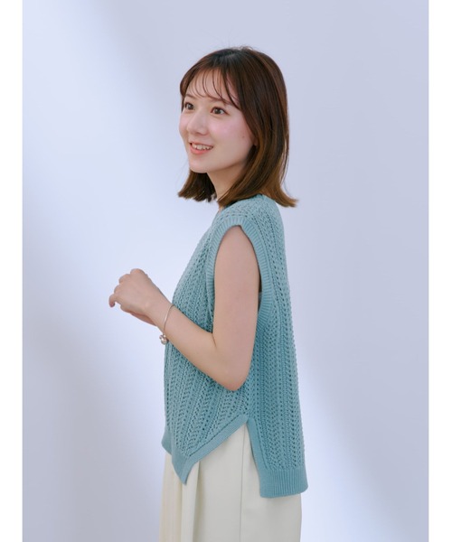 COHINA(コヒナ)の「透かしストライプノースリーブニット 【低身長・小柄女性】(ニット/セーター・レディース・ブラウン/ブルー/ホワイト・ONE SIZE)」の5枚目の写真