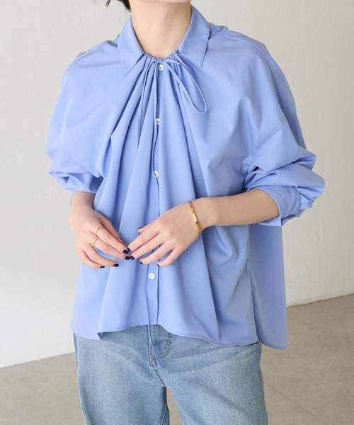 COLLAGE GALLARDAGALANTE（コラージュガリャルダガランテ）の「【OT】襟ギャザーシャツ（シャツ/ブラウス・レディース・ネイビー/ベージュ/ブルー・FREE）」の3枚目の写真