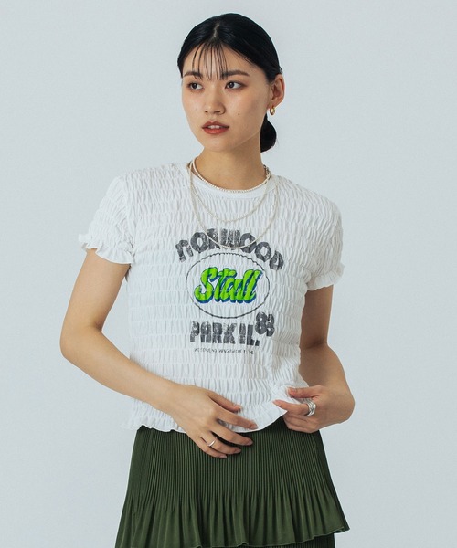 ROSE BUD（ローズバッド）の「SHIRRING LOGO S/S TEE（Tシャツ/カットソー・レディース・ホワイト/ベージュ/チャコールグレー・ONE SIZE）」の19枚目の写真