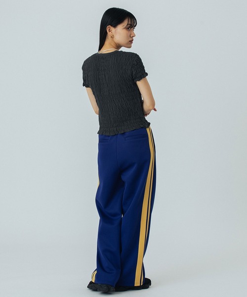 ROSE BUD（ローズバッド）の「SHIRRING LOGO S/S TEE（Tシャツ/カットソー・レディース・ホワイト/ベージュ/チャコールグレー・ONE SIZE）」の12枚目の写真