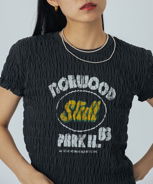 ROSE BUD（ローズバッド）の「SHIRRING LOGO S/S TEE（Tシャツ/カットソー・レディース・ホワイト/ベージュ/チャコールグレー・ONE SIZE）」の7枚目の写真