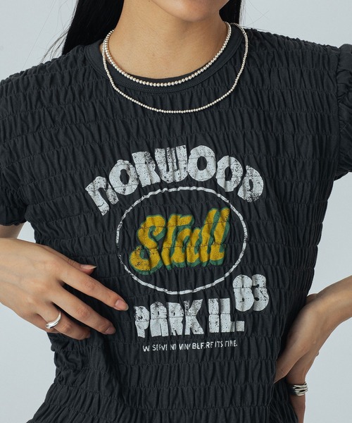 ROSE BUD（ローズバッド）の「SHIRRING LOGO S/S TEE（Tシャツ/カットソー・レディース・ホワイト/ベージュ/チャコールグレー・ONE SIZE）」の8枚目の写真